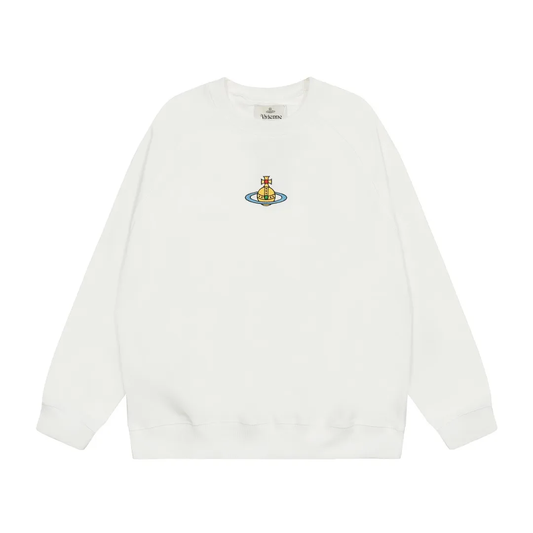 VIVI70# "Exclusive hot style" vivienne west wood West Queen Vivienne Saturn classic winning round neck sweatshirt 2024 top hot style No need to say more, directly open the details YB mold opening Correct overlock neckline details ⚠️The authentic product is the overlock threaded collar without a collar strip. Our family only makes the right version. We are careful to make sure that the first release of the Queen Mother on the whole network is correct. The full range of correct accessories and every detail is completely restored. Straight up to full Size: XS-L